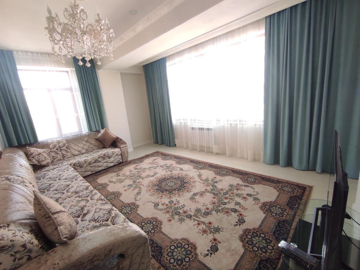 Prestigious Apartment In Biskek Kültér fotó