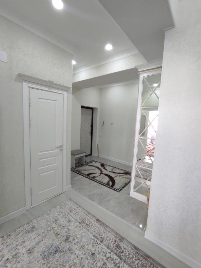 Prestigious Apartment In Biskek Kültér fotó